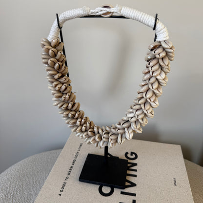 Schelpen ketting J81