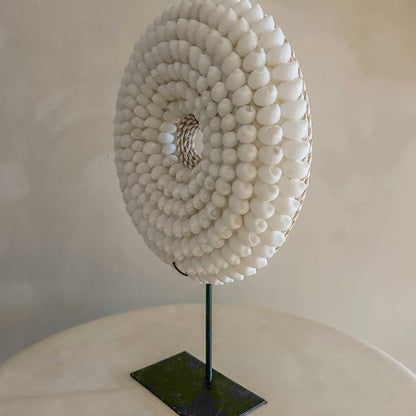 Schelpen Decoratie op Standaard Ø25xH36 cm –Wit