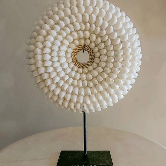 Schelpen Decoratie op Standaard Ø25xH36 cm –Wit