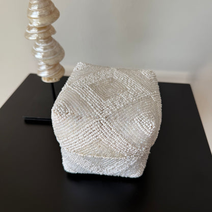 Wit parelmoer offermandje 10x10x10 cm – decoratief en klein cadeau mandje